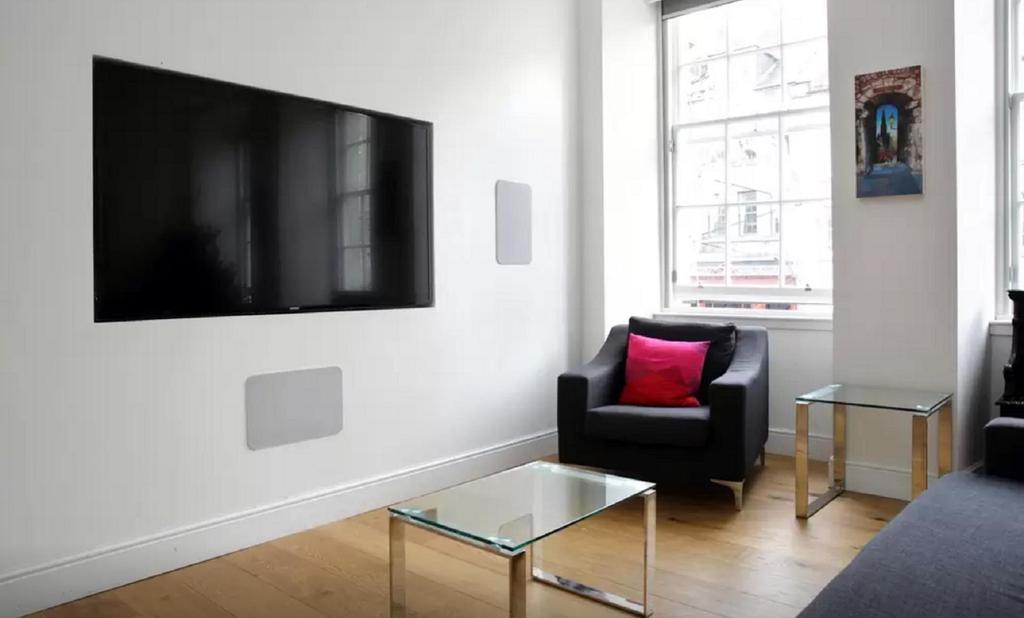 Clamshell Land - Royal Mile Apartment เอดินบะระ ภายนอก รูปภาพ